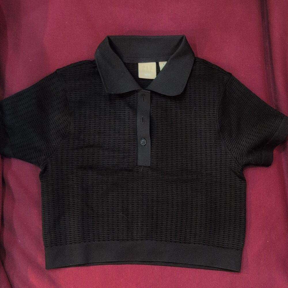 GAP Women's Cropped Black Knit Polo Shirt Collar Button Short Sleeve Size S
